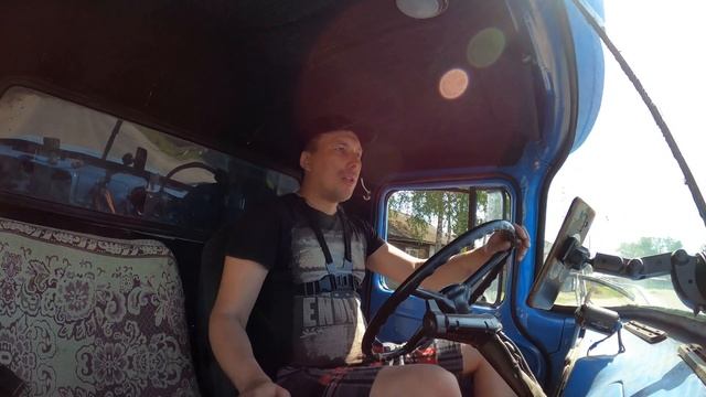 Один день на Зил-130 Работаю на пилораме! Пиломатериал и опилки) смотреть онлайн