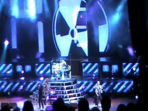 Def Leppard "Gods of War" Live 2011 смотреть онлайн