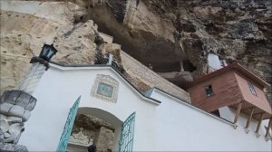 Аква Тоника - термо источник.
Архыз - горнолыжный курорт.
Бахчисарай - пещерный монастырь.
Бисерный.