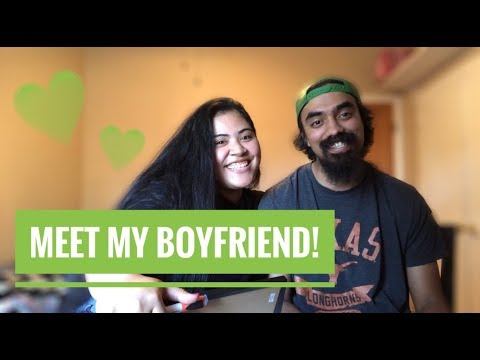 Meet My Boyfriend! (Shoe Game w/ Whiteboards) смотреть онлайн