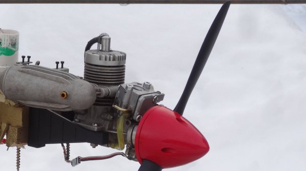 Радуга-10 с винтом 14х6, на бензине.