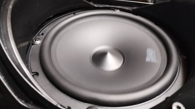 Акустика AMP Mass 6.5 в портативной колонке смотреть онлайн