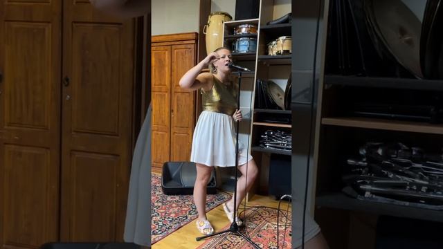 Hot N Heavy #вокал #люблюпеть #голос #кавер #певица смотреть онлайн