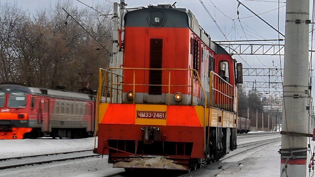 Тепловоз ЧМЭ3-2461 следует резервом на большой скорости! смотреть онлайн