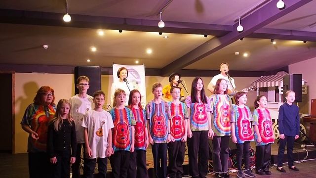 По дороге на Эльбрус - Сергей и Елена Светловы, Арсений Агафонов, ансамбль Песенка