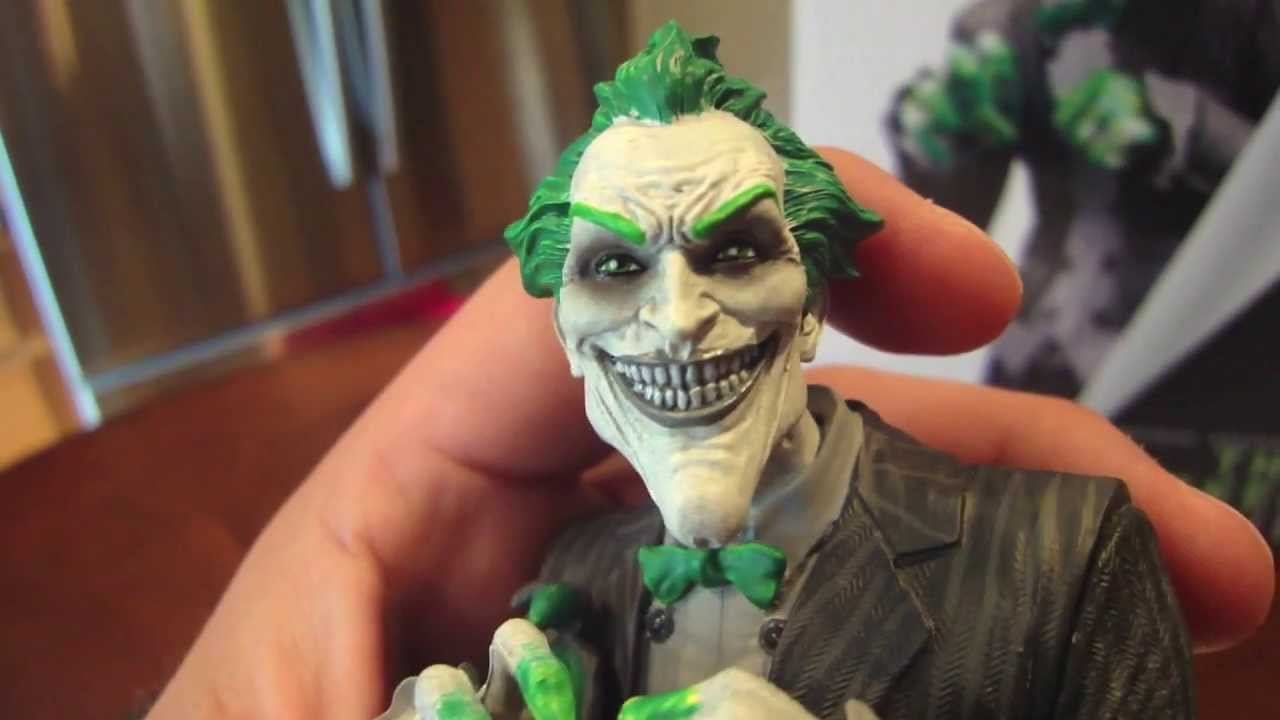 Joker Arkham City Statue by DC Collectibles смотреть онлайн