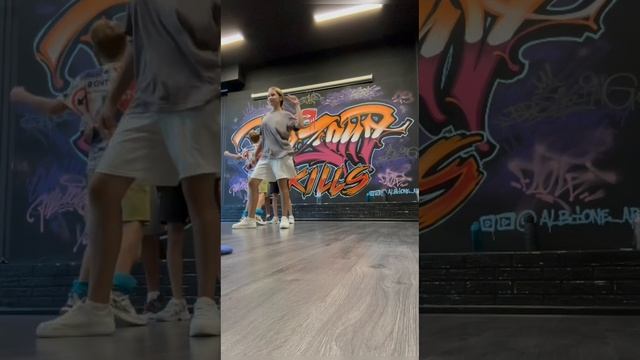 Знаете каких -либо актеров-танцоров?