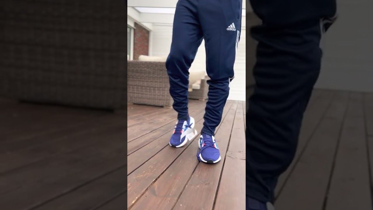 Adidas UltraBoost 22 Legacy indigo/Blue rush/Turbo with Adidas Tiro 21 training pants Navy Blue смотреть онлайн