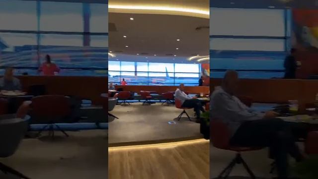 Шведский стол бизнес-зала Шагал