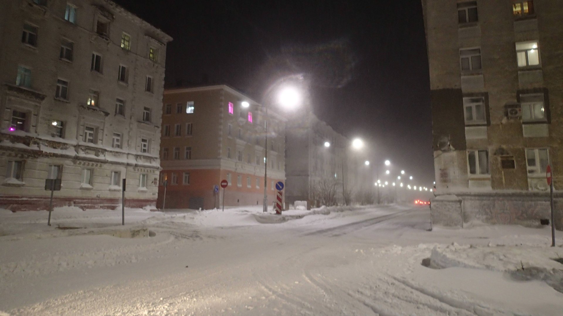 2024.11.25. Норильск. ул. Завенягана. Метель и -4. смотреть онлайн