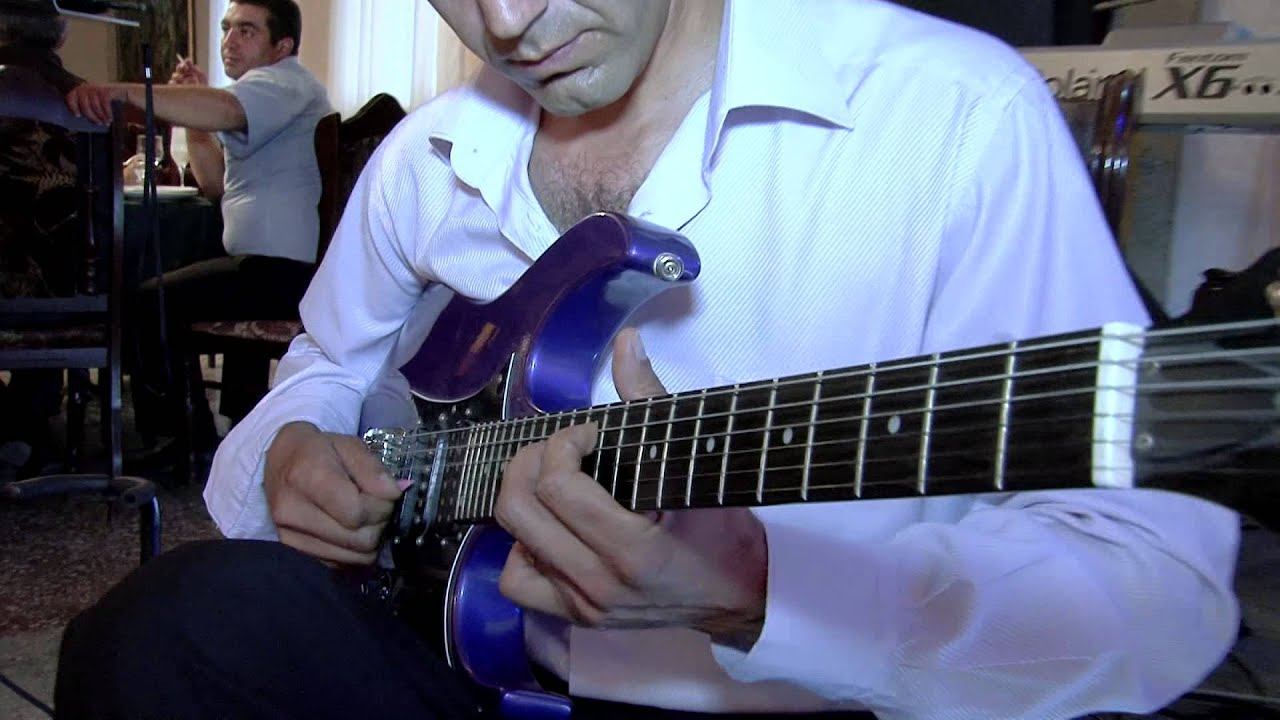 Hamlet Muradyan (Gitar)