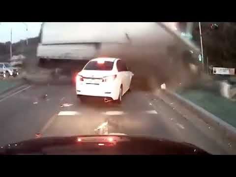 russian dash cam - russian dash cam car crash compilation - january 2019 смотреть онлайн