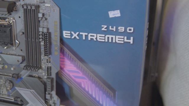 ASROCK Z490 EXTREME4 / Обзор материнской платы / Лучшая материнская плата z490? смотреть онлайн
