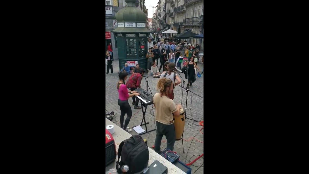 Porto. Portugal. Street music band. Уличная музыка в Порту. Португалия. смотреть онлайн