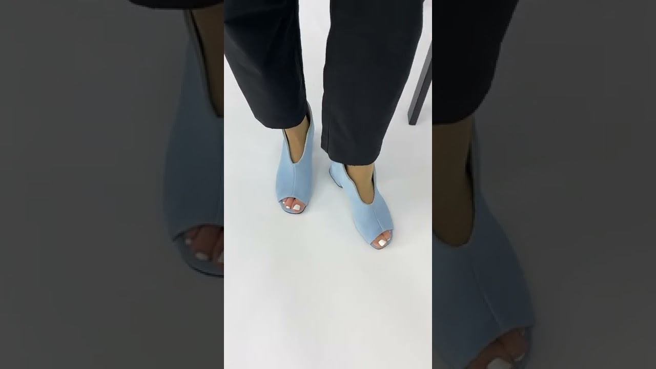 Ботильоны летние голубые замшевые на толстом каблуке и с открытым носком (8934-9). Цена: 72 $. смотреть онлайн