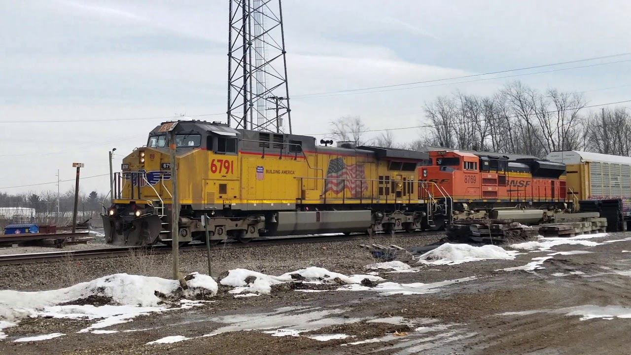 Westbound manifest on the Trunk at Schoolcraft, Michigan. 3/10/2019. смотреть онлайн