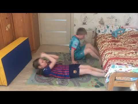 Акция "Всей семьей против гиподинамии!" - ученики 3 "А" Замула Андрей и Лиза смотреть онлайн