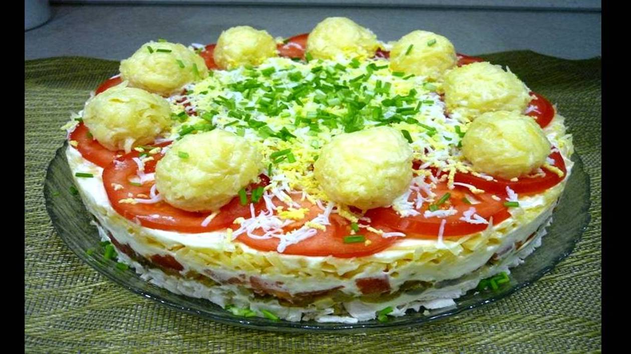 Вкусный салат с курицей, грибами, сыр +помидоры. Меню на Новый год. видео рецепт салата "Гурман" смотреть онлайн