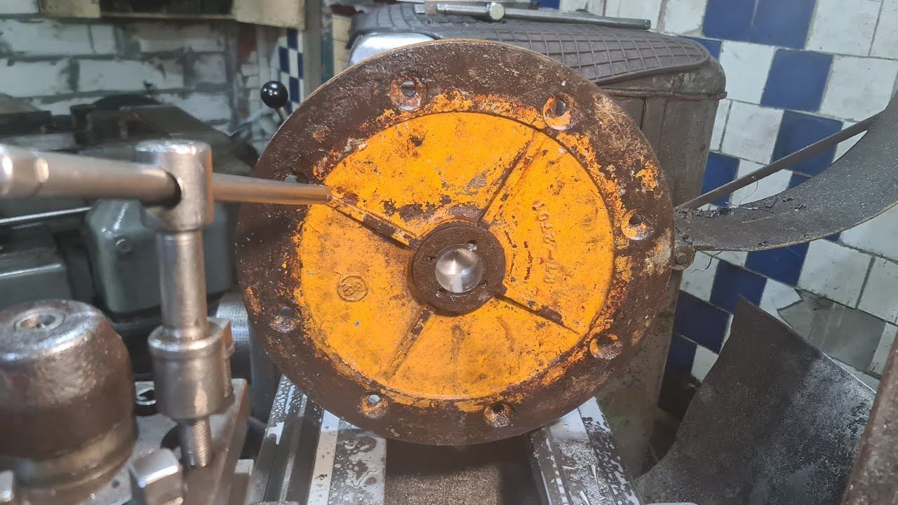 ріжем на пилці, ружем зуби, точим на 1к62 #gear #станок #machinist смотреть онлайн