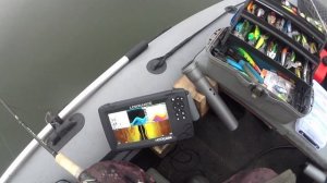 Рыбалка на троллинг в пустынной реке.