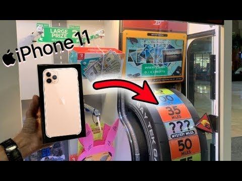 Won Apple iPhone 11 Pro from Arcade Game! | America | Worldpodcast TV смотреть онлайн