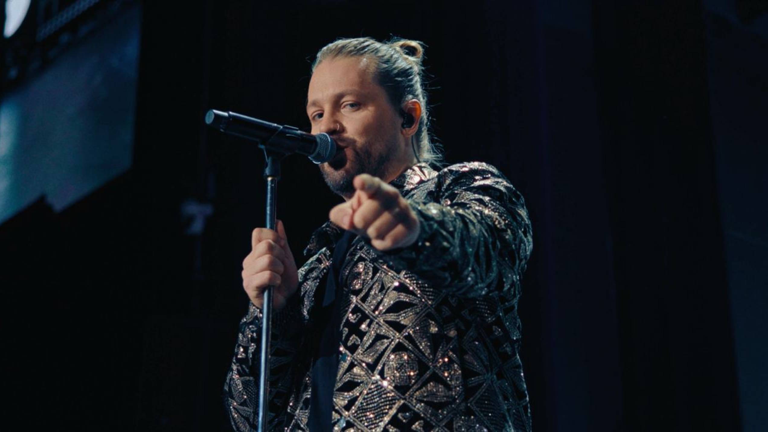 Арсений Бородин - В моей пустоте (Концерт в Vegas City Hall) смотреть онлайн