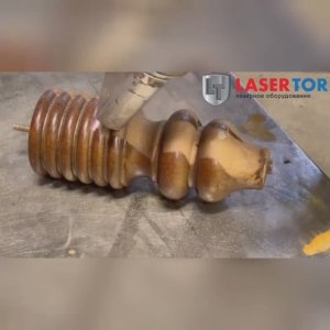 Лазерная очистка лака с дерева
