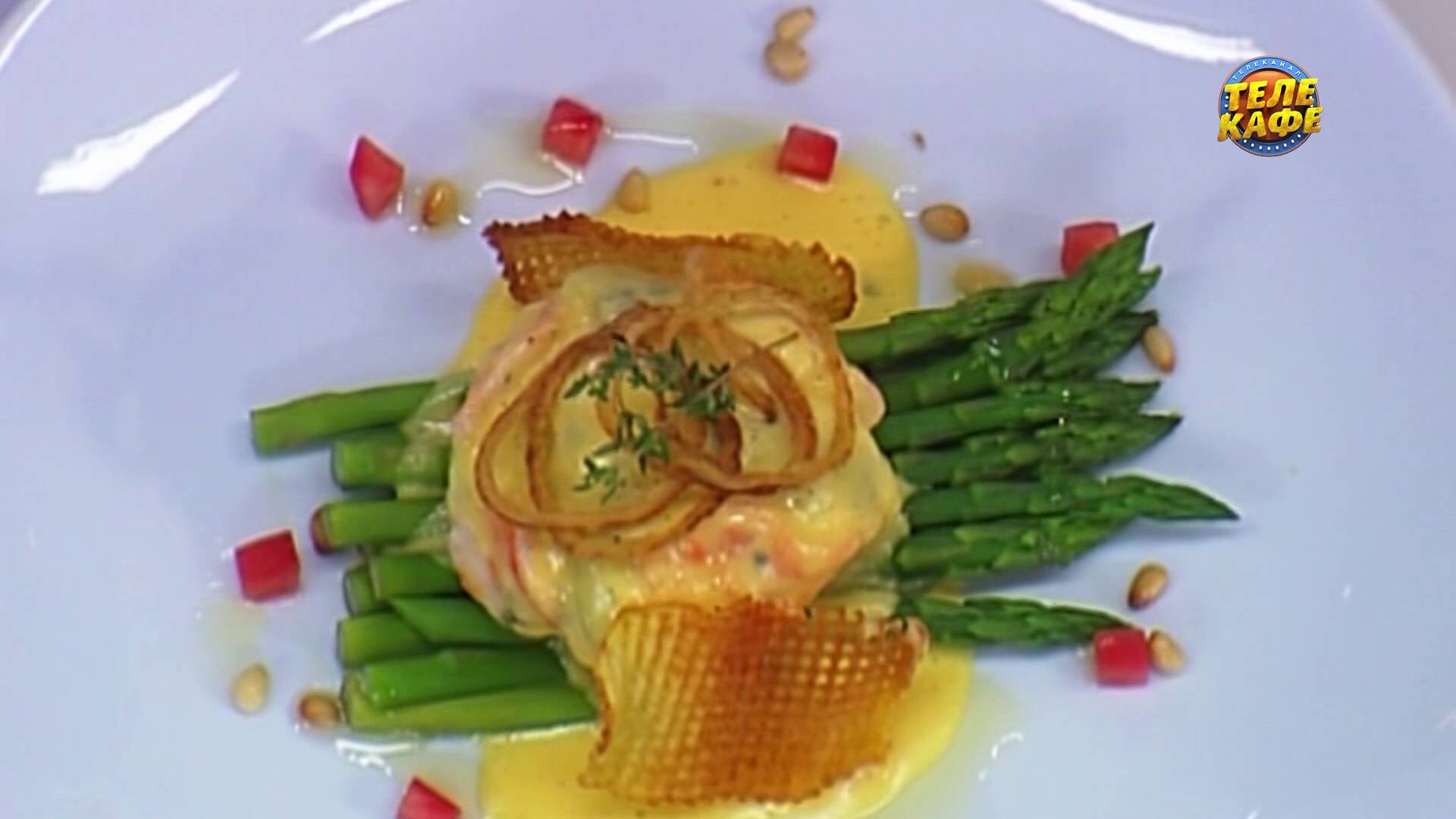 Салат с тунцом и яйцом пашот. Мешочек из креветок с жульеном и соусом бернез. Желе из Шампанского смотреть онлайн