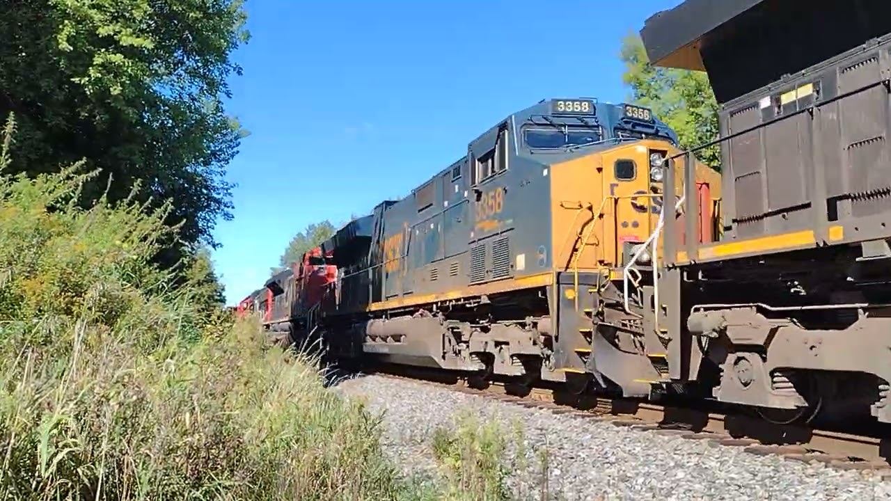 CN Southbound Mixed Manifest Freight Train on 9/28/22 @ 1:42pm with 146 cars!! смотреть онлайн