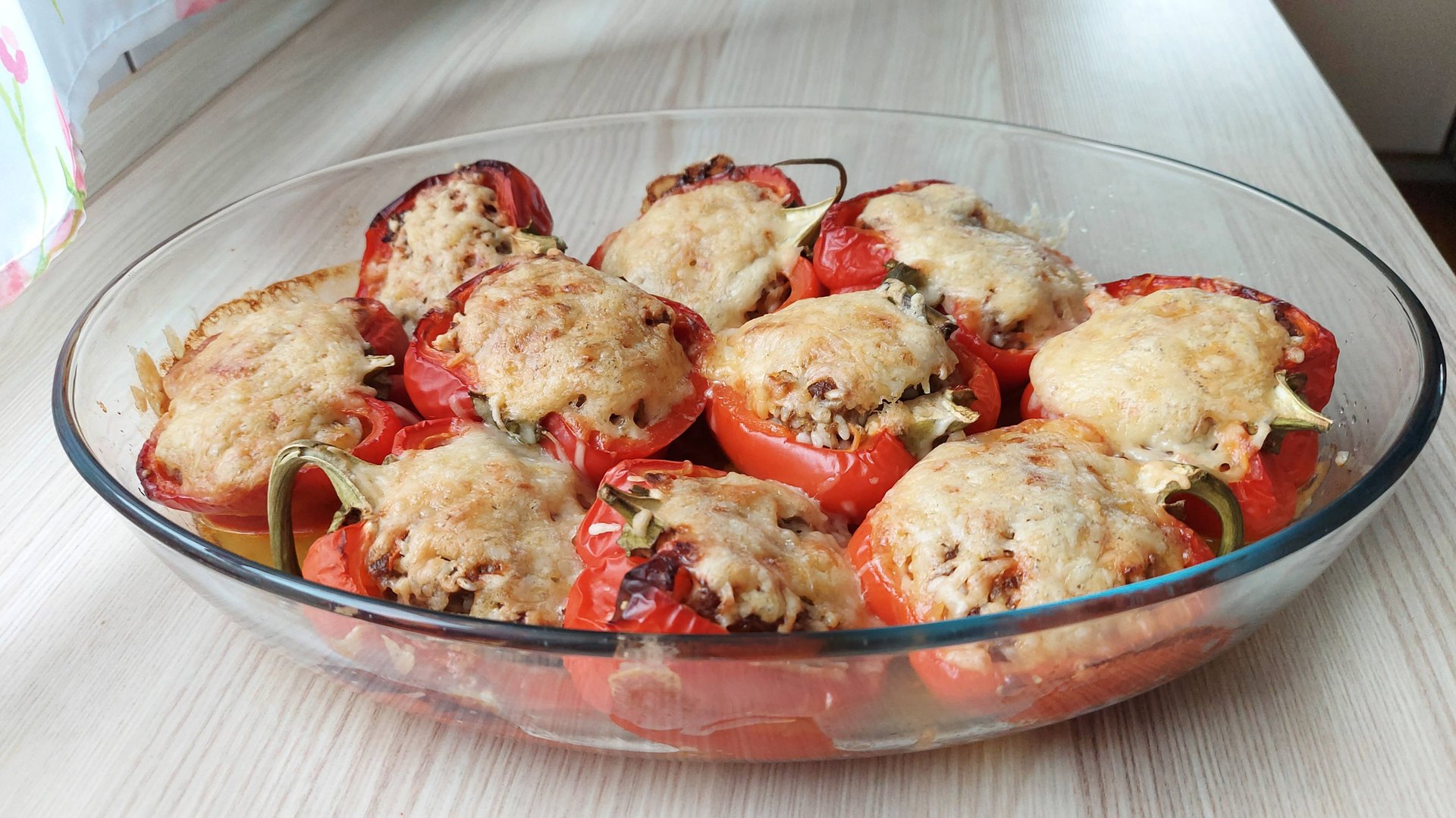 Фаршированные перцы в духовке с мясом! Вкуснейшее горячее блюдо на праздничный стол! смотреть онлайн