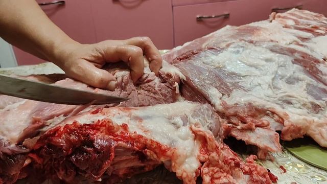 Разделываем мясо 🥩// солим сало // смотреть онлайн