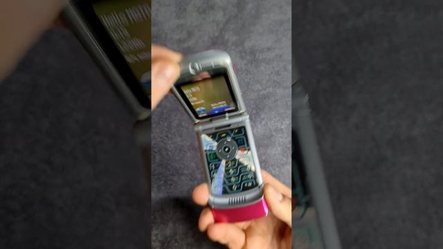 Motorola razr v3 #motorola #hellomoto #tune #ringtone #nostalgia #retrophone #retromobile #кнопочные смотреть онлайн
