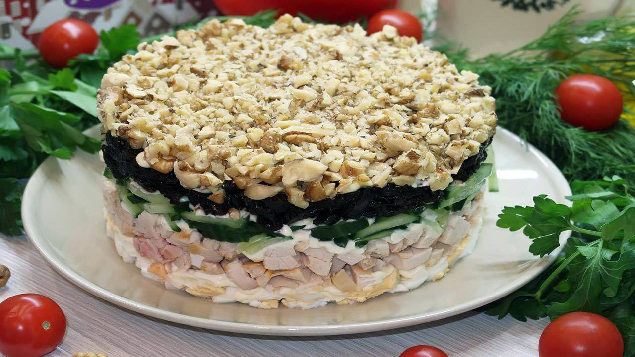 Салат с Копчёной Курицей и Черносливом. Идеальный Рецепт Салата на Новогодний Стол! смотреть онлайн