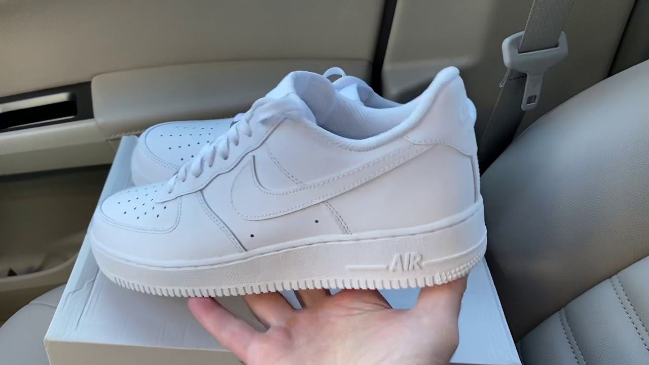 Nike Air Force 1 07 Low White Shoes смотреть онлайн