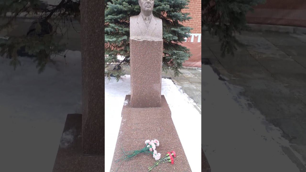 walking city metro Moscow,Memorial Day of J.V.Stalin - the grave of L.I.Brezhnev at the Kremlin wal смотреть онлайн