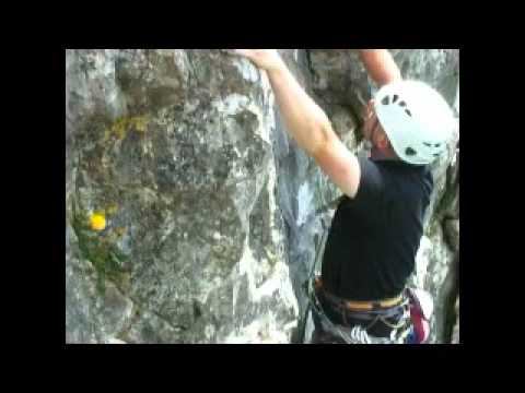 Safely Lowering Off Sports Climbs смотреть онлайн