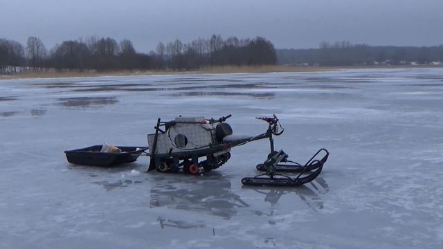 Зимняя рыбалка в палатке Крайний лед  Опасный заплыв на Ниве Шеврале