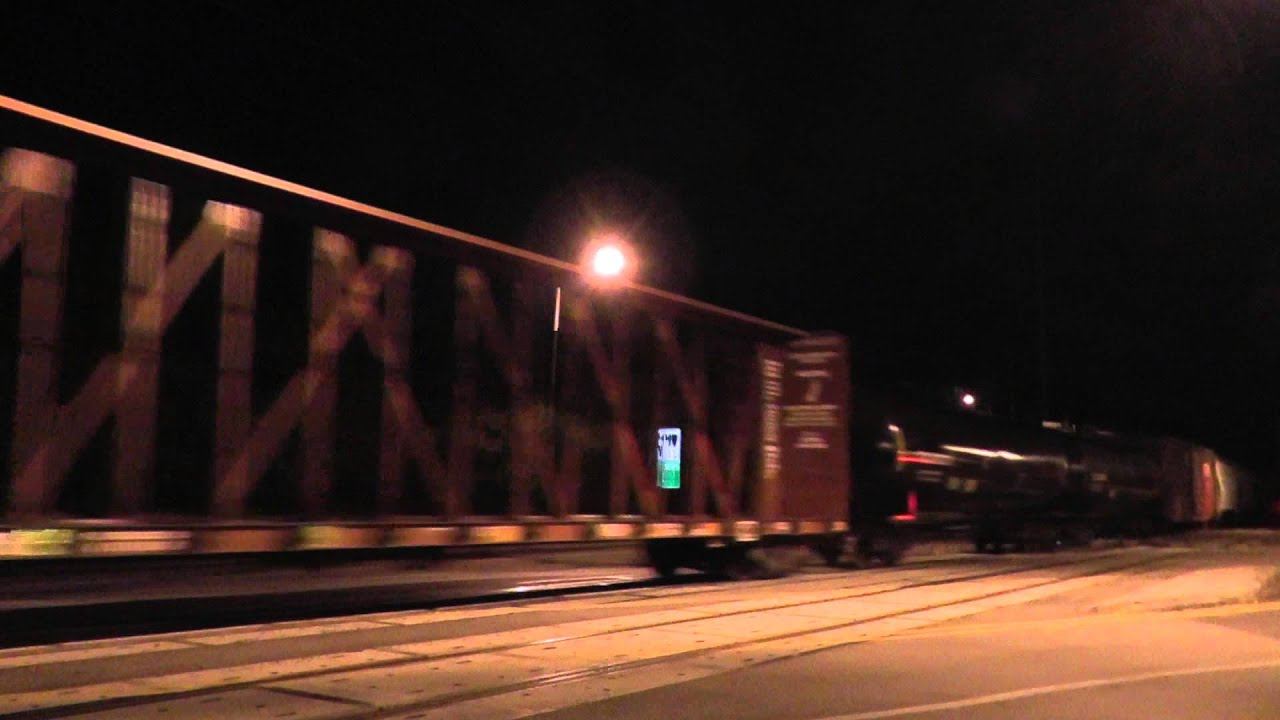 9/23/2013 BNSF 6948 Leads A Manifest Eastbound On 2 смотреть онлайн
