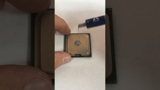 КАК ПРАВИЛЬНО НАНОСИТЬ ТЕРМОПАСТУ НА ПРОЦЕССОР #Shorts смотреть онлайн