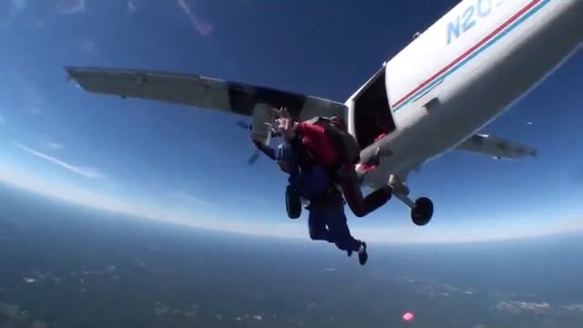 Oleg Ilin First Skydive - Tandem Jump смотреть онлайн