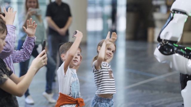 Робот для выдачи пропусков в VisitorControl смотреть онлайн