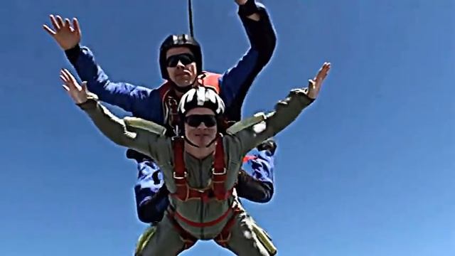 Первый прыжок в тандеме смотреть онлайн