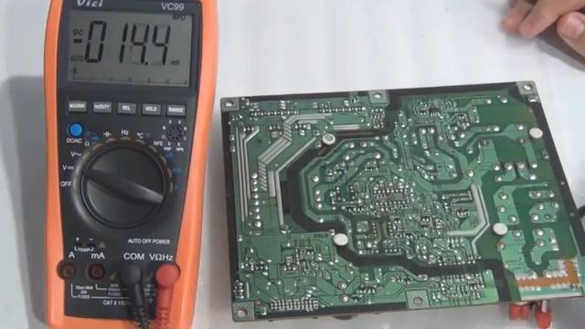 391 Como Testar o Circuito PFC das Fontes na Prática смотреть онлайн