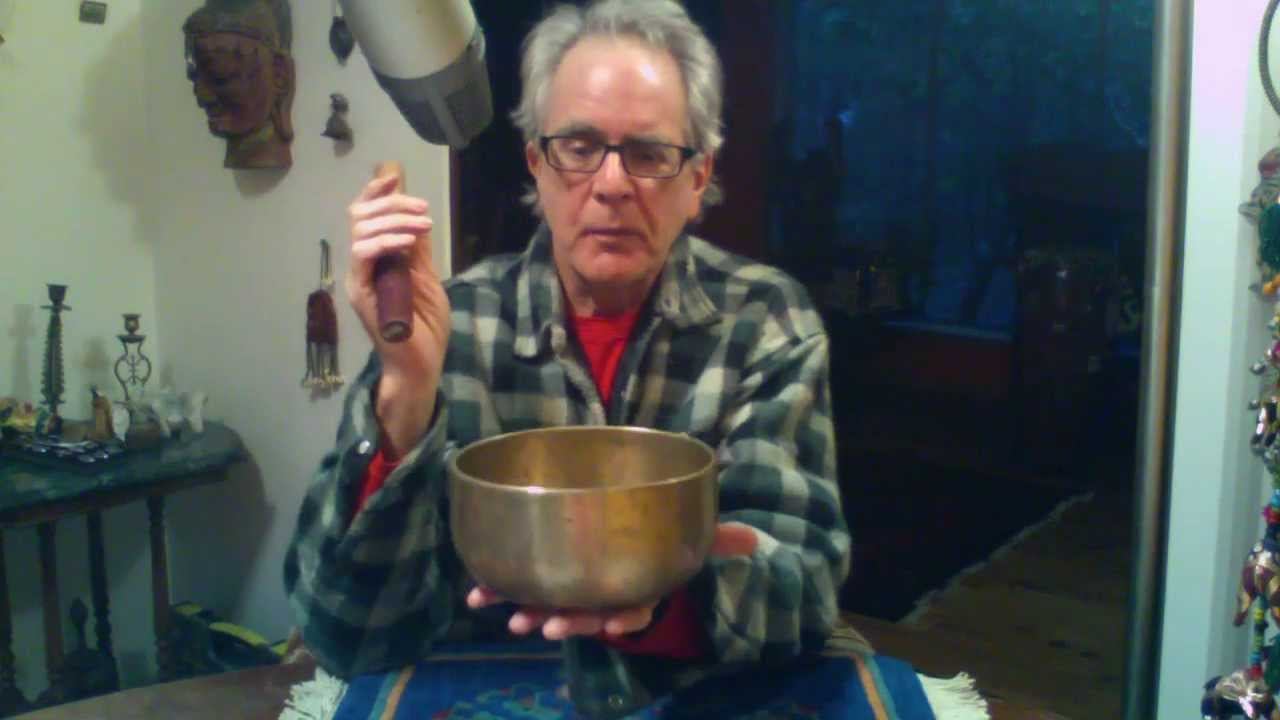 Old Hand-Hammered Singing Bowl - 737g смотреть онлайн