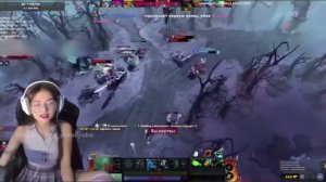 Разделась за донат