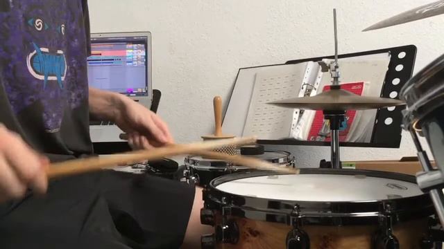 Effect-Heavy Ableton Live Drumloop смотреть онлайн