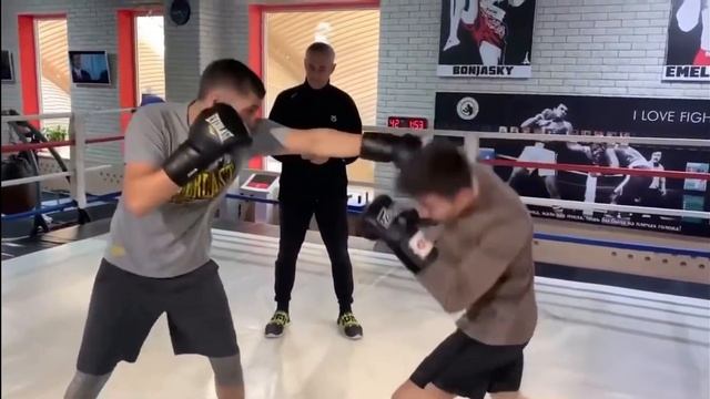 Отрывок из видеоурока 3 «Бей в Движении» Отработки с партнёром смотреть онлайн