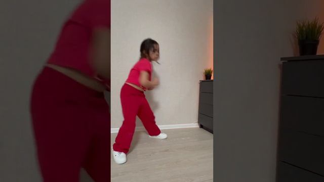 Маякните если в реках #Моника_Патимейкер #танцы #dance #реки #тренд #тренды #новыйтренд #втренде смотреть онлайн