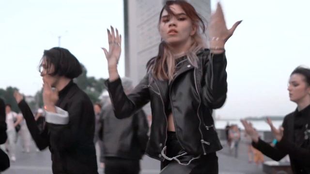 [KPOP IN PUBLIC] STRAY KIDS (스트레이 키즈) - MANIAC | Dance cover by LMNTRIX смотреть онлайн