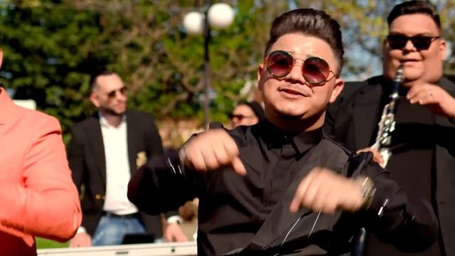 Florin Cercel ✘ Ionut Florea - Hai aplaudati-mi fata | Official Video смотреть онлайн